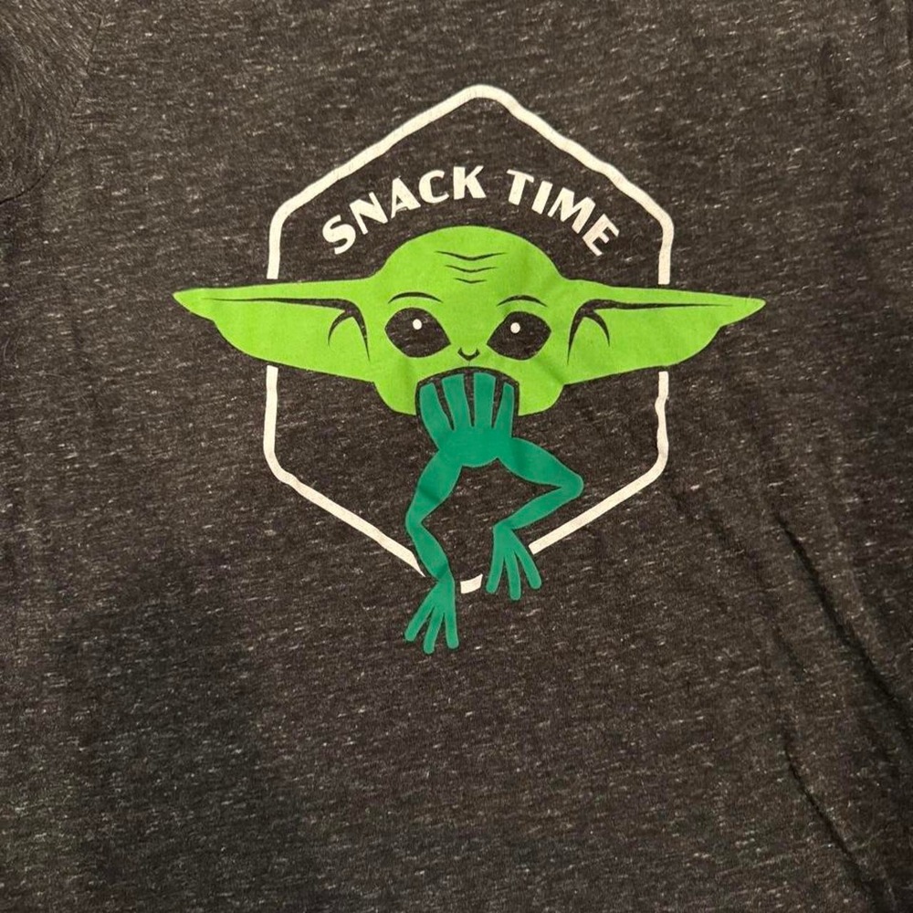 Disney Star Wars Grogu Baby Yoda Snack Time Graphic Tee Gray Kids Large 10/12